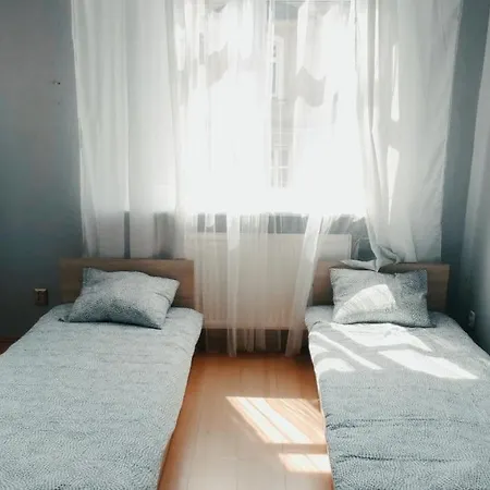 Tanie Spanie Przy Park - Zameldowanie Bezobslugowe - Quarto em Acomodações Particulares Poznań