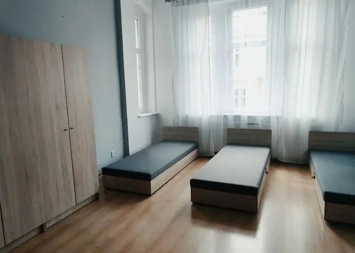 Tanie Spanie Przy Park - Zameldowanie Bezobslugowe - * Познань